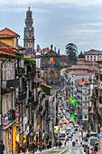 Stadtleben in Porto, der zweitgrößten Stadt Portugals; Porto, Portugal
