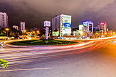 Lichterketten und leuchtende Lichter, Kreisverkehr Dien Bien Phu; Ho-Chi-Minh-Stadt, Vietnam