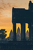 Sonnenuntergang am Angkor Wat-Tempel im Angkor Wat-Komplex; Siem Reap, Kambodscha