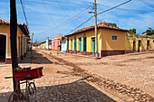 Bunte Gebäude, Straßenszene, Trinidad, Kuba, Westindien, Karibik