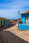 Farbenfrohe Gebäude, Straßenszene, Trinidad, Kuba, Westindische Inseln, Karibik