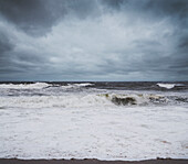 Blick auf den drohenden Hurrikan Sandy, der sich der Küste von Jersey nähert, New Jersey, USA