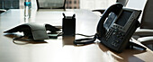 Telefon auf einem Tisch im Vorstandszimmer