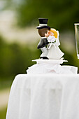 Hochzeitstortenaufleger auf dem Tisch