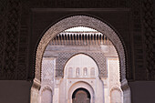 Architektonischer Bogengang einer Moschee, Marrakesch, Marokko