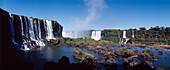 Iguacu, Brasilien; Ansicht der Iguacu-Wasserfälle aus einem hohen Winkel