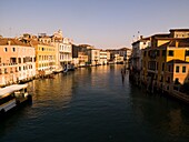 Erhöhte Ansicht des Canal Grande; Venedig, Italien