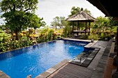 Schwimmbad in der Ferienanlage; Bali, Indonesien