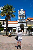 Lokale Architektur; Crystal Casino, Oranjestad, Insel Aruba, Aruba, Königreich der Niederlande