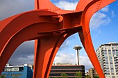 Adlerskulptur von Alexander Calder; Olympic Sculpture Park, Seattle, Washington State, USA