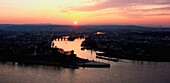 Sonnenuntergang über dem Rhein, Koblenz, Rheinland-Pfalz, Deutschland