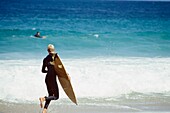 Surfer am Strand