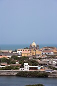 Blick vom Fort Castillo De San Felipe De Barajas auf die alte Stadtmauer