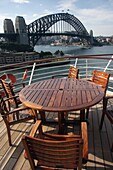 Blick auf die Sydney Harbour Bridge vom angedockten Schiff aus
