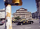 Teatro Colon und Straßenszene