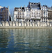 Stadthäuser entlang der Seine, Paris