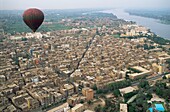 Heißluftballon über Luxor
