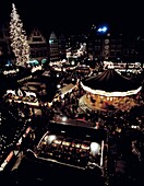 Weihnachtsmarkt bei Nacht, Luftaufnahme