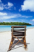 Blick auf einen Stuhl am Strand, Tapuae Tai Island