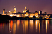 Stadtbild von Mantua bei Nacht