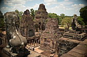 Ein Blick von der Spitze eines der vielen Tempel im Tempelkomplex von Angkor Wat; Siem Reap, Kambodscha