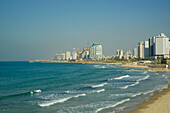 Israel, Tel Aviv, Strand entlang der Küstenlinie