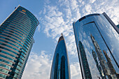 Katar, Doha, Doha Bay, West Bay-Wolkenkratzer, Abenddämmerung