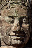 Gesicht, das den Bodhisattva Avalokiteshvara darstellen soll, Ruinen des Bayon-Tempels, Angkor Thom (Tempelanlage aus dem 12. Jahrhundert), Weltkulturerbe Angkor, Siem Reap, Kambodscha (Großformat verfügbar)