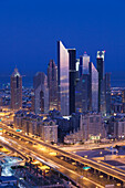 VAE, Stadtzentrum Dubai. Blick auf die Wolkenkratzer an der Sheikh Zayed Road vom Stadtzentrum aus