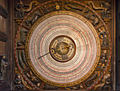 Die mittelalterliche astronomische Uhr, die einzige ihrer Art in gutem Zustand. Die Marienkirche, ein Wahrzeichen von Rostock. Stadt Rostock. Deutschland, Mecklenburg-Vorpommern