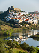 Mertola an den Ufern des Rio Guadiana im Alentejo. Portugal