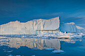 Greenland, Disko Bay, Ilulissat, floating ice at sunset