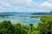 Pohnpei, Mikronesien. Der Hauptort Kolonia von oben am Sokehs Ridge