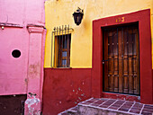 Mexiko, Guanajuato, Bunte Hintergasse