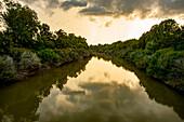 USA, Mississippi River Basin. 2018 No Water No Life expedition to the Yazoo-Mississippi Delta, Sunflower River seen from Woodburn-Kinlock Road bridge, west of Indianola.