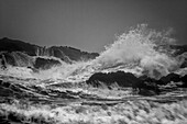 USA, Oregon. Storm waves on coast