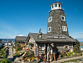 Der Salty Dawg Saloon in der Nähe des Homer Hafens auf der Homer Nehrung in der Kachemak Bay, Kenai Halbinsel, Alaska, Vereinigte Staaten von Amerika, Nordamerika