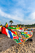 Farbenfrohe Fischerboote, Cap Skirring, Casamance, Senegal, Westafrika, Afrika