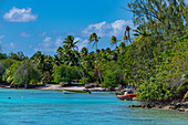 Little bay at the Tiputa Pass, Rangiroa atoll, Tuamotus, French Polynesia, South Pacific, Pacific