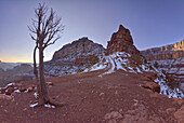 Blick auf die O'Neill Butte von der Nordseite entlang des South Kaibab Trail kurz nach Sonnenaufgang im Grand Canyon, UNESCO-Weltnaturerbe, Arizona, Vereinigte Staaten von Amerika, Nordamerika