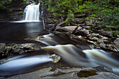 Wasserfälle von Falloch, Loch Lomond and Trossachs National Park, Schottland, Vereinigtes Königreich, Europa