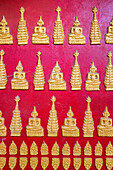 Buddha-Statuen im Ko Yin Lay-Kloster in der Nähe von Kengtung, Shan-Staat, Myanmar (Burma), Asien