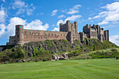 Bamburgh Castle, Bamburgh, Northumberland, England, Vereinigtes Königreich, Europa