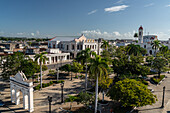 Luftaufnahme des Hauptplatzes und des Parque Jose Marti, Cienfuegos, UNESCO-Weltkulturerbe, Kuba, Westindien, Karibik, Mittelamerika