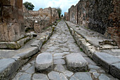 Zebra Crossing, cobbled street with stepping stones, Pompeii, UNESCO World Heritage Site, Campania, Italy, Europe