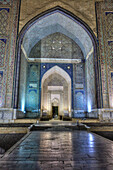 Abend, Eingang, Bibi-Chanym-Moschee, erbaut 1399-1405, UNESCO-Welterbe, Samarkand, Usbekistan, Zentralasien, Asien