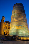Abend, Kalta-Minarett, Ichon Qala (Itchan Kala), UNESCO-Welterbe, Chiwa, Usbekistan, Zentralasien, Asien