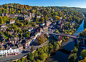 Die Eiserne Brücke über den Fluss Severn, Ironbridge-Schlucht, UNESCO-Welterbe, Ironbridge, Telford, Shropshire, England, Vereinigtes Königreich, Europa