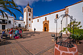 Blick auf die Iglesia de Santa Maria de Betancuria, Betancuria, Fuerteventura, Kanarische Inseln, Spanien, Atlantik, Europa