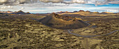 Luftaufnahme des Vulkans El Cuervo, Timanfaya-Nationalpark, Lanzarote, Las Palmas, Kanarische Inseln, Spanien, Atlantik, Europa